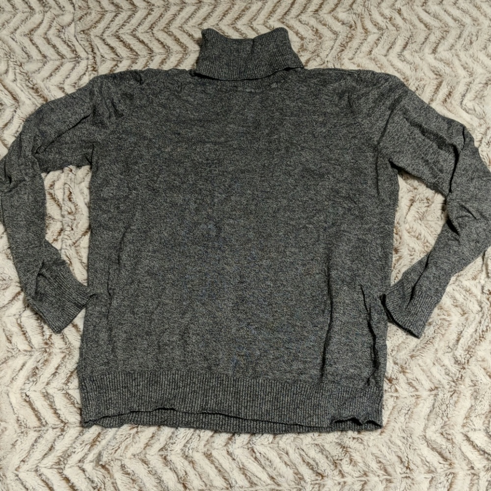 Heathered Gray Turtleneck - Size Medium